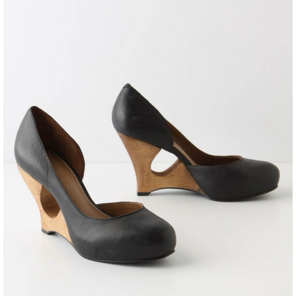 NWOB Schuler & Sons Black Leather  Sculptured Wood Heel Shoes Size 7.5